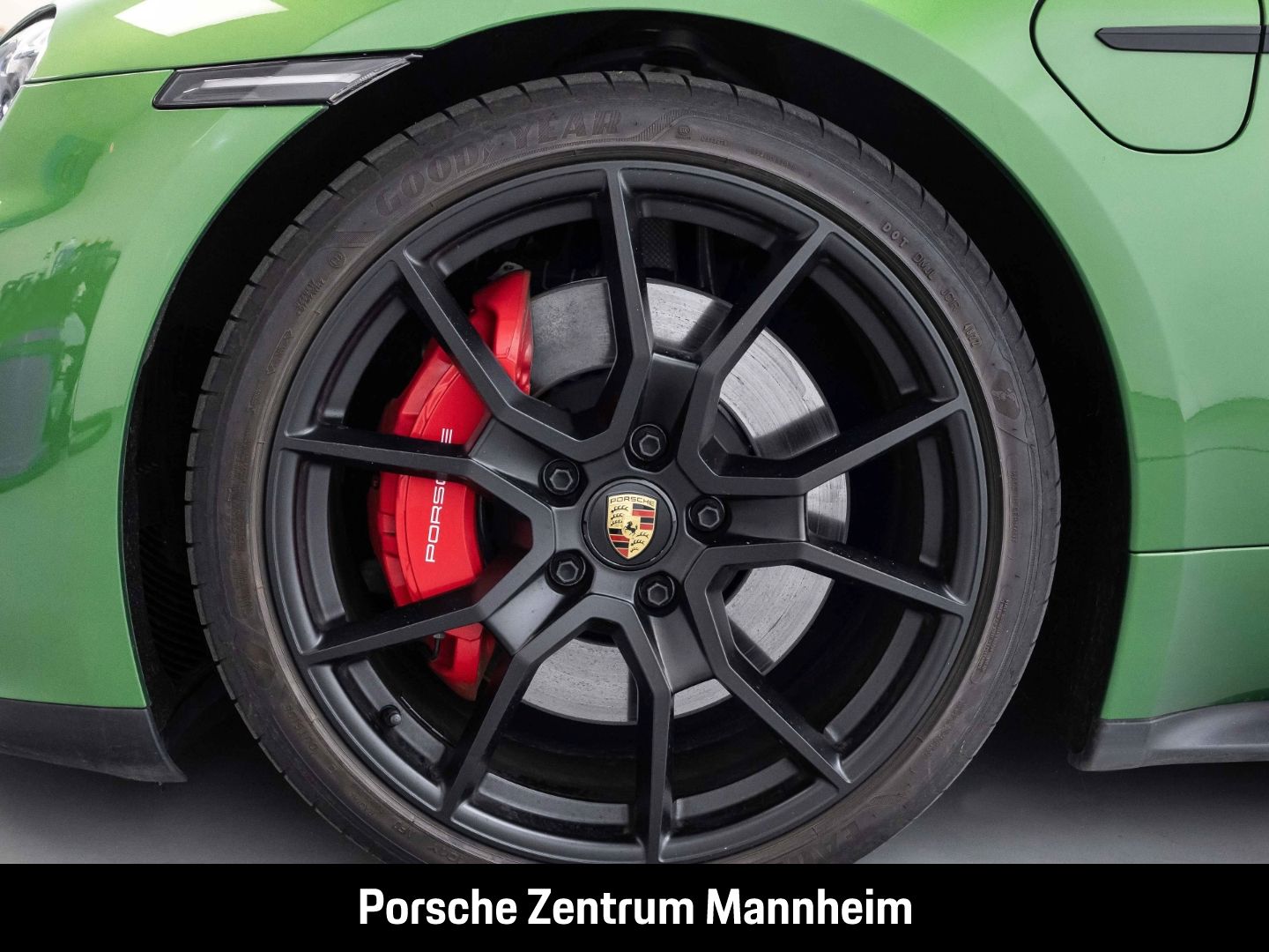 Porsche Taycan GTS Sport Turismo Pano InnoDrive Surround
