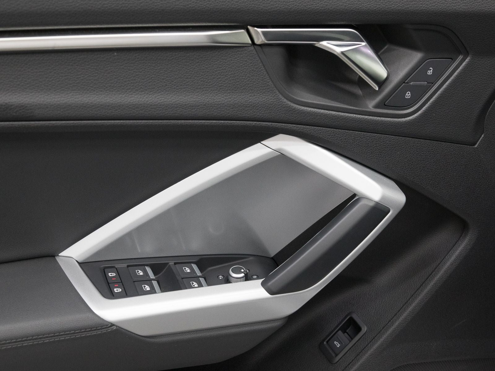 Audi Q3 40 TDI Q S LINE - Samsaru's Car Outlet