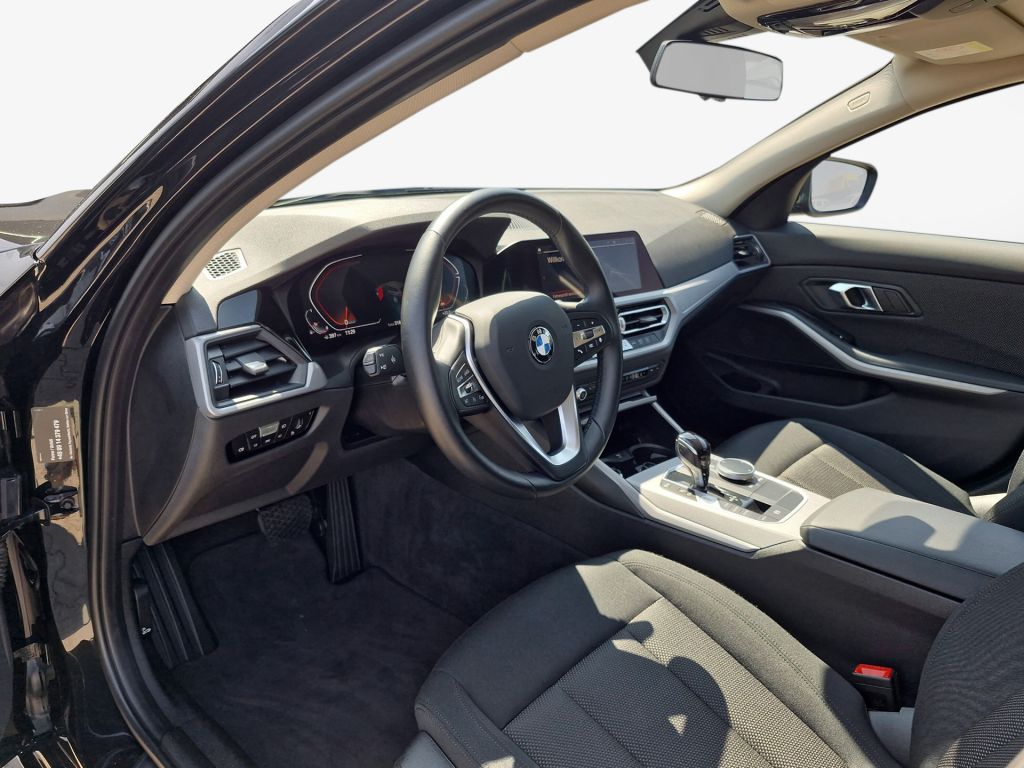 BMW 320i Touring Aut. Advantage - Samsaru's Car Outlet