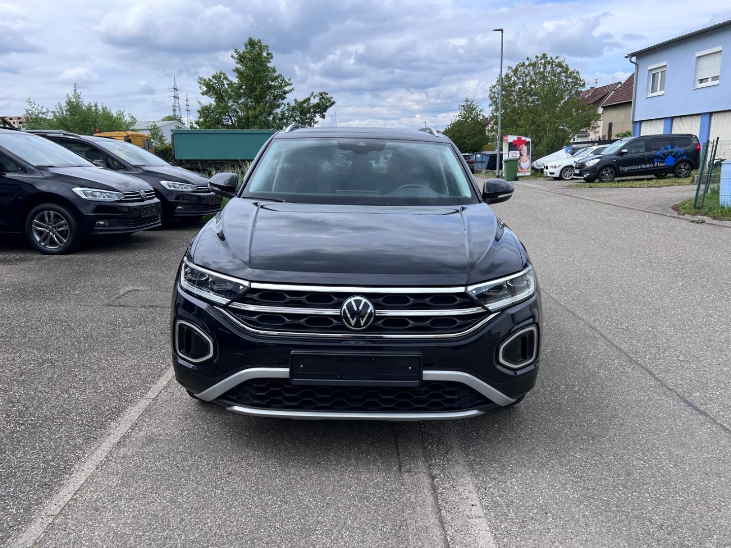 Volkswagen T-Roc 1.0 TSI Style - Samsaru's Car Outlet