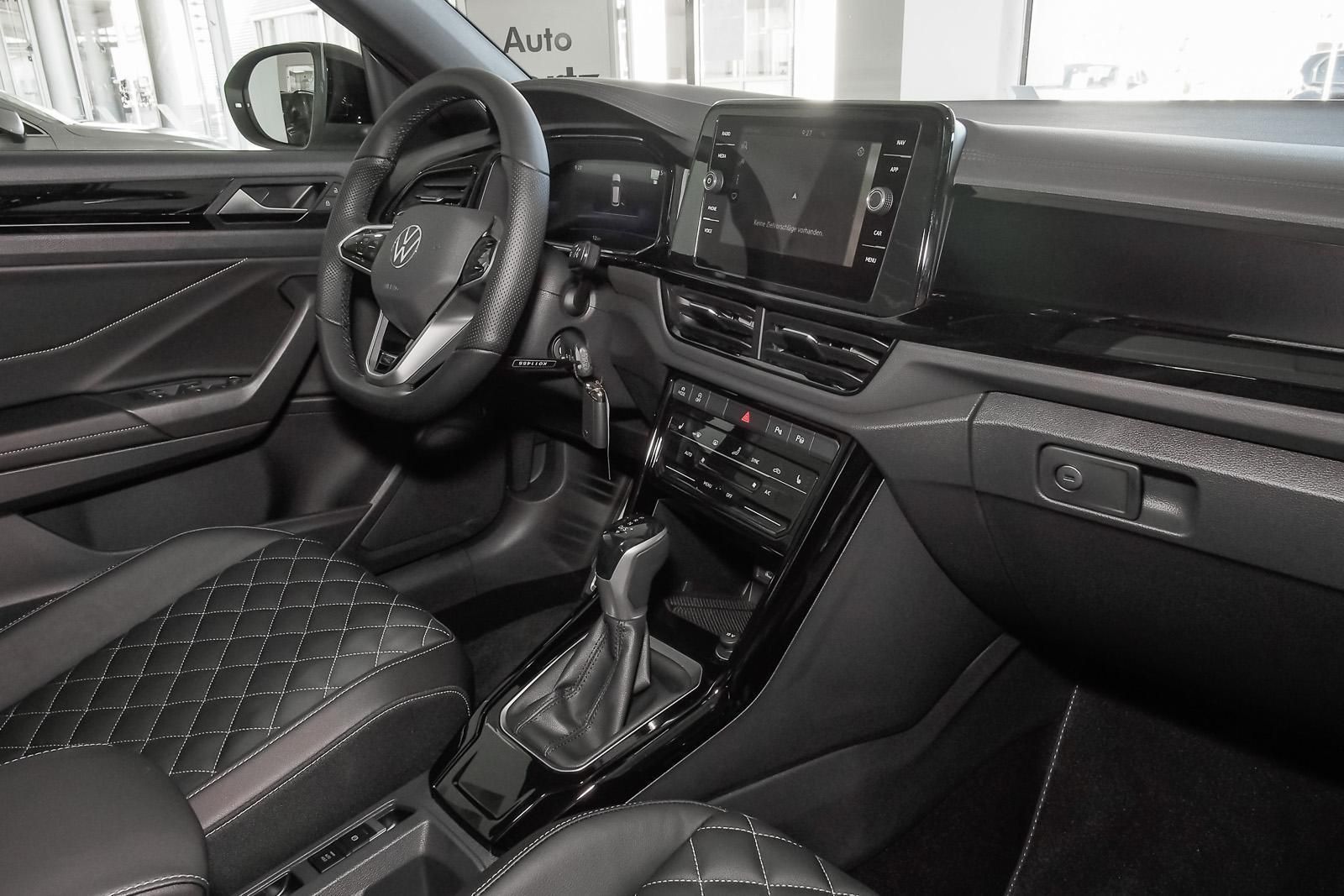 Volkswagen T-Roc R-Line - Samsaru's Car Outlet