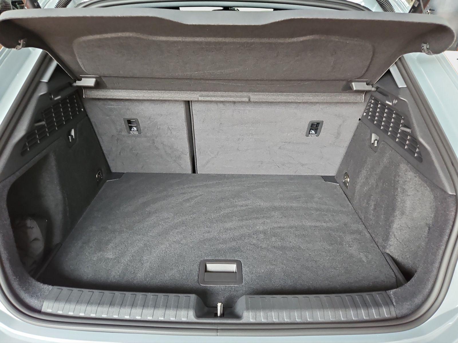 Audi A3 Sportback 30 TFSI Advanced - Samsaru's Car Outlet