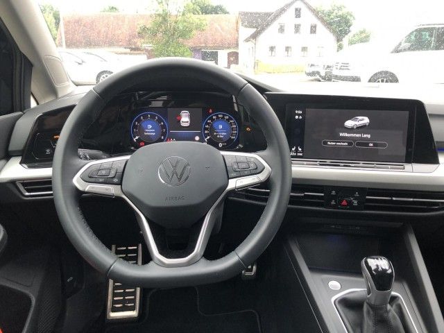 Volkswagen Golf VIII 1.5 TSI Move - Samsaru's Car Outlet