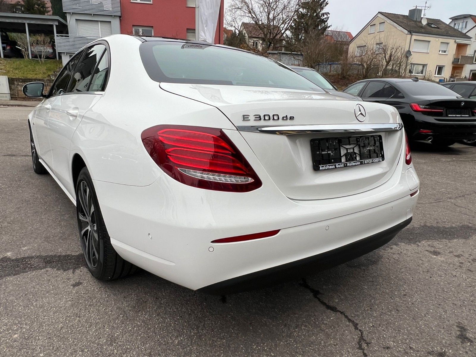 Mercedes-Benz E -Klasse Lim. E 300 de - Samsaru's Car Outlet