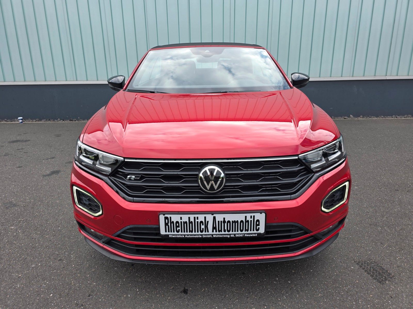 Volkswagen T-Roc R-Line Black - Samsaru's Car Outlet