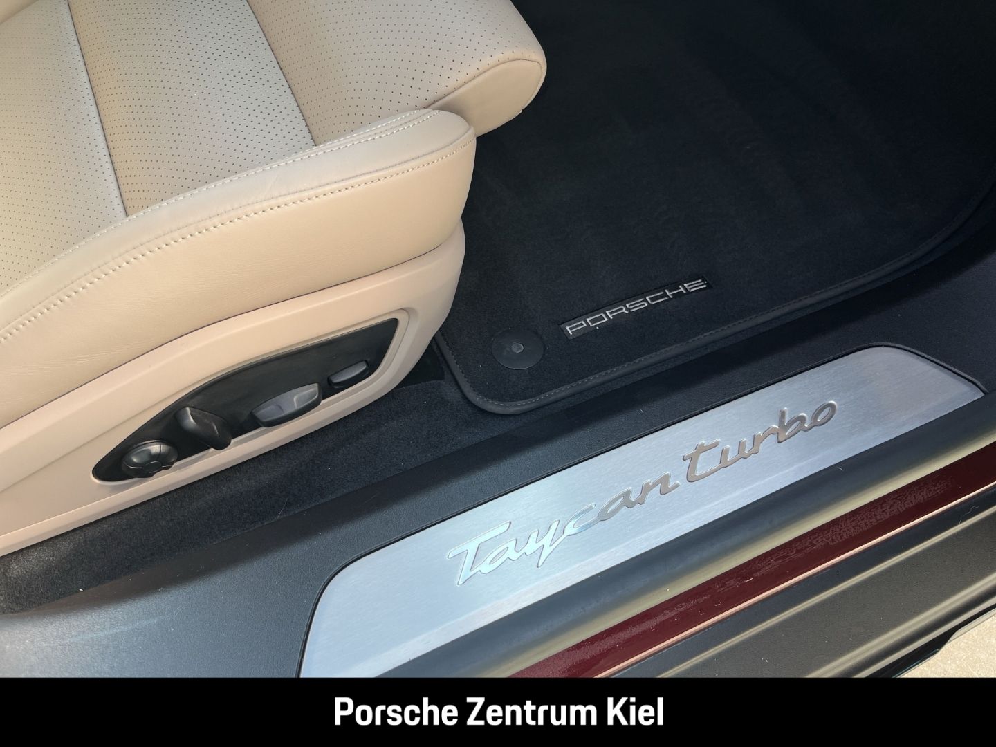 Porsche Taycan Turbo Cross Turismo BOSE LED-Matrix