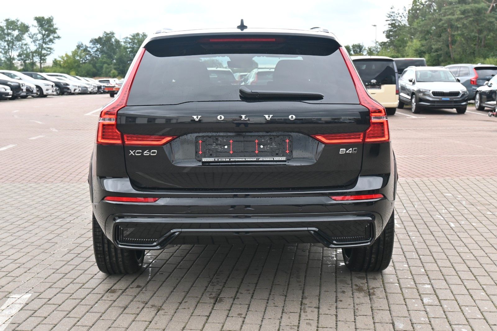 Volvo XC60 B4 D AWD Ultimate Dark*STDHZG*360°*LUFT*ACC