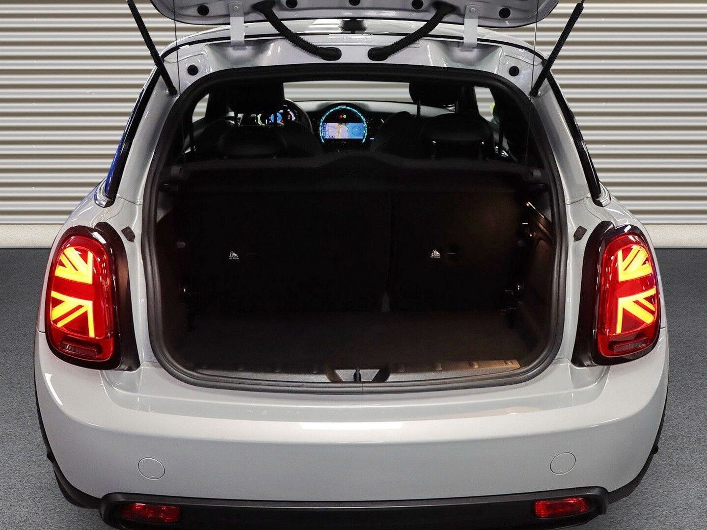 MINI Cooper SE Classic - Samsaru's Car Outlet