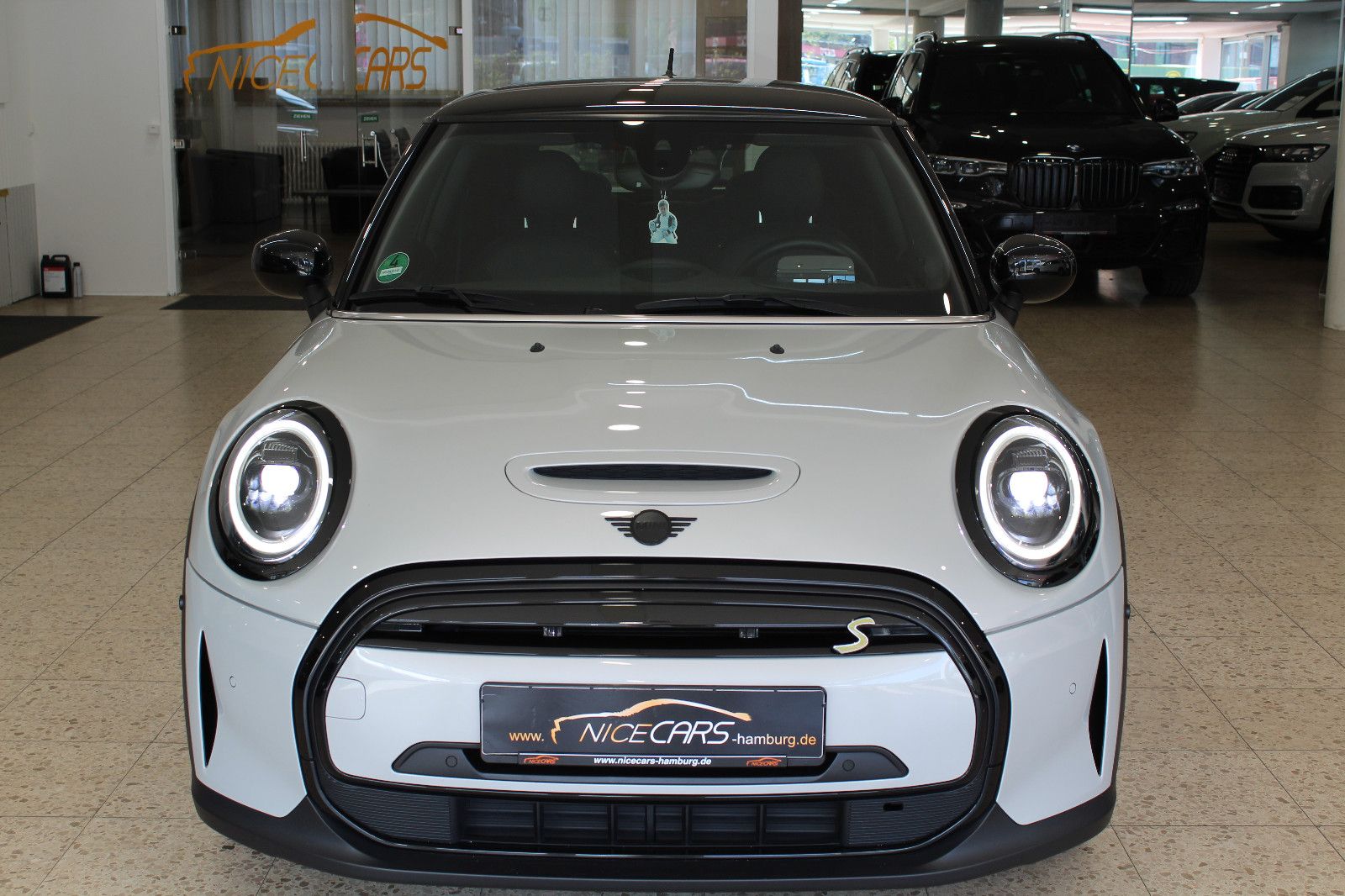MINI COOPER SE Yours Trim Edition - Samsaru's Car Outlet