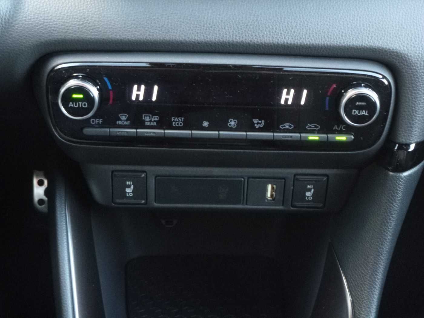 Toyota Yaris Hybrid 1.5 GR SPORT - Navi, JBL, HuD, PDC,