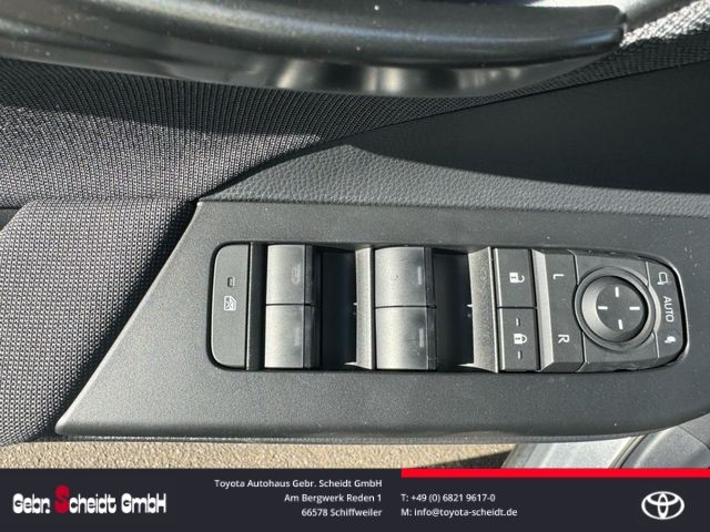 Toyota C-HR 2.0 Hybrid Team Deutschland Navi digitales