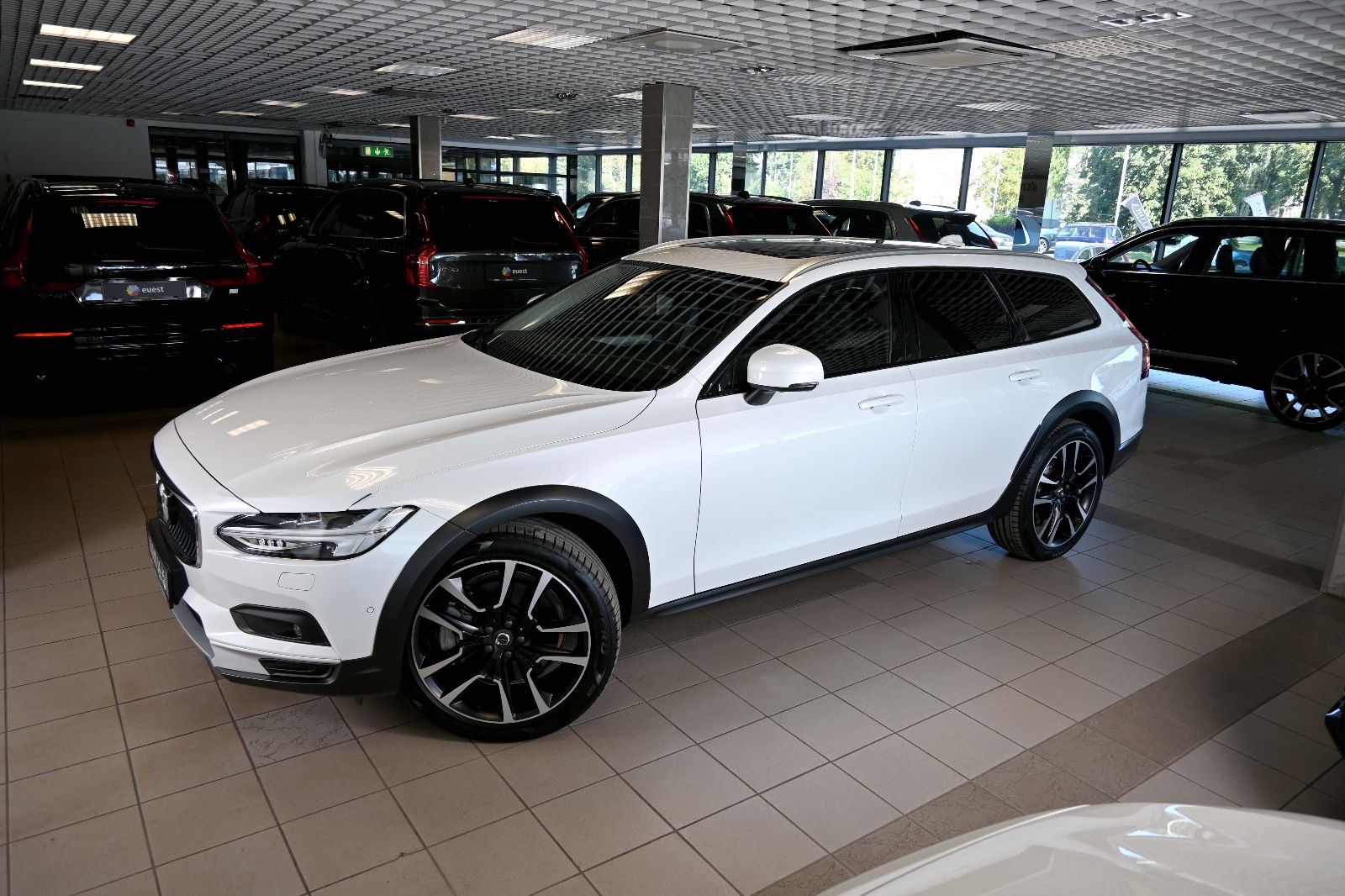 Volvo CROSS Country AWD H&K 360c Webasto ULTIMATE