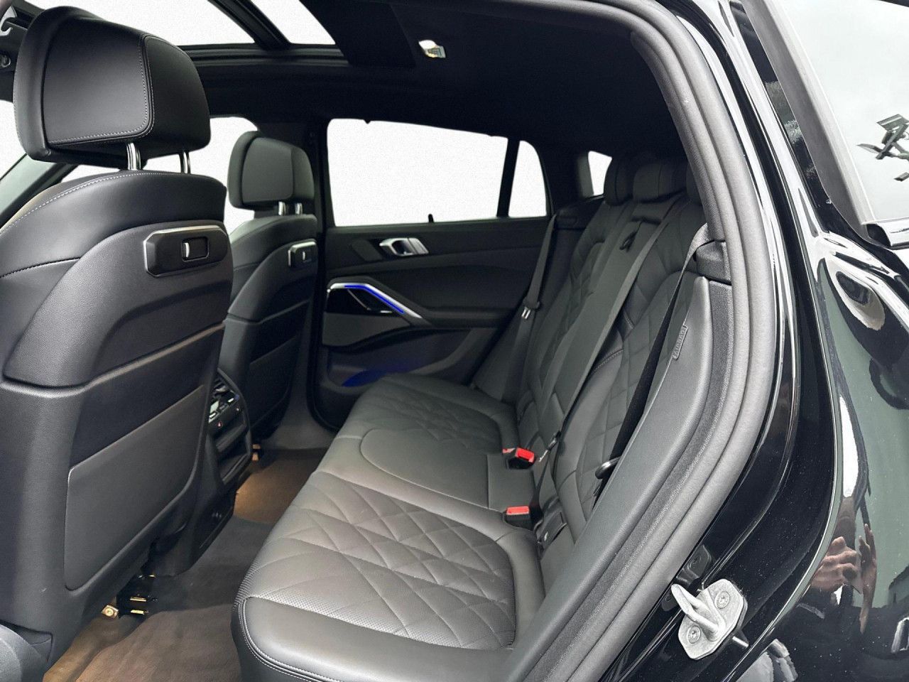 BMW X6 xDr30d M SPORT SoftCl,AHK,Pano,StHz,H/K,DAPro