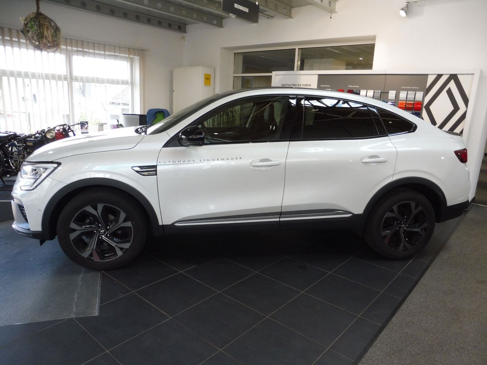 Renault Arkana R.S. Line TCe 160 - Samsaru's Car Outlet