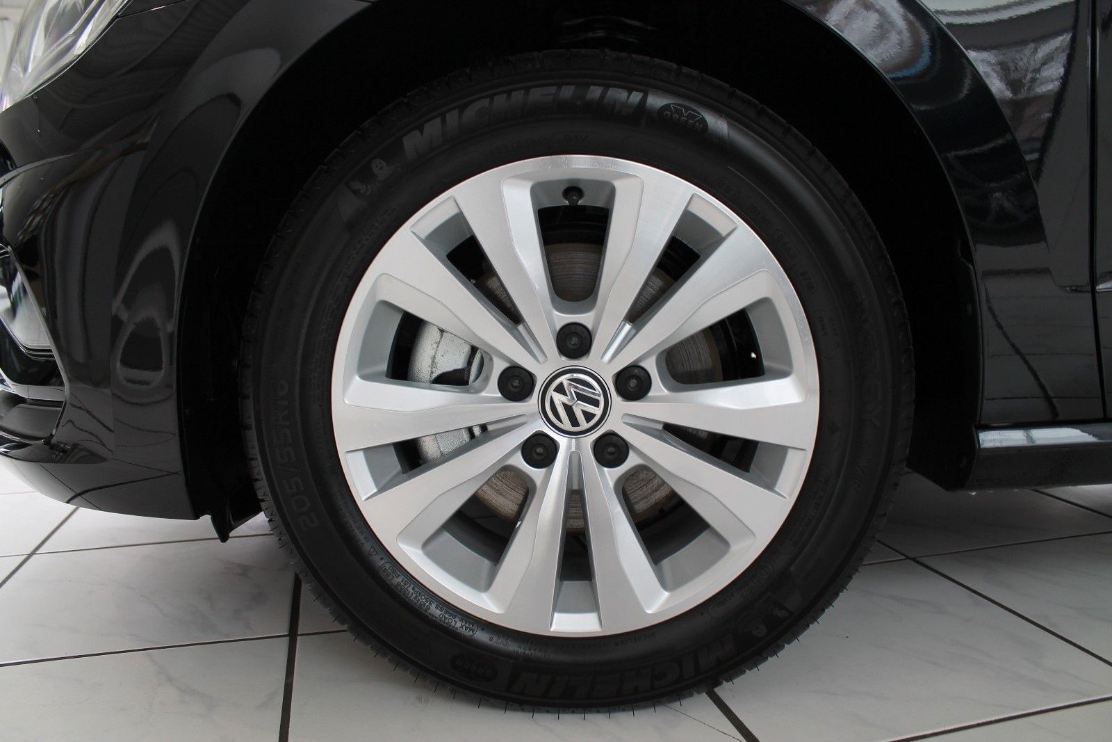 Volkswagen Golf Sportsvan 1.5 TSI ACT Comfortline - Samsaru's Car Outlet