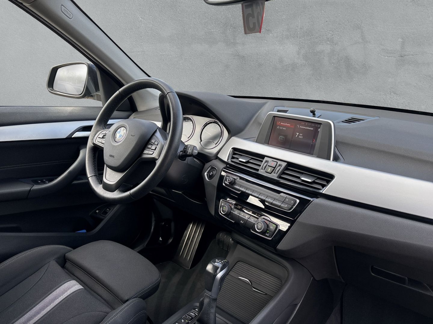 BMW X1 xDrive 25 e Advantage - Samsaru's Car Outlet