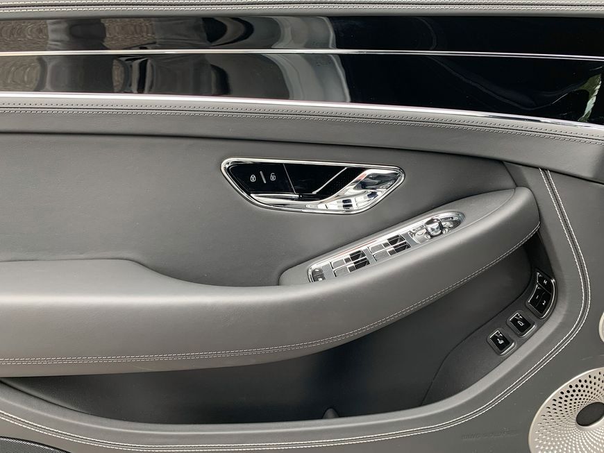 Bentley New Continental GT V8 Hybrid Black Edition