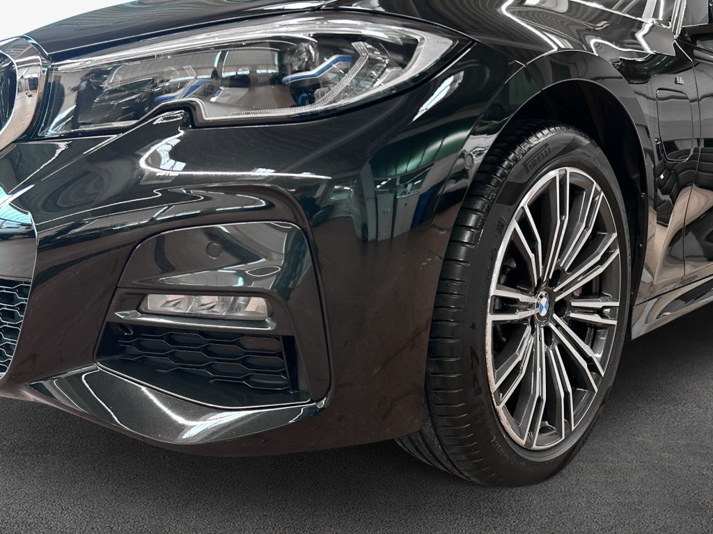BMW 330e M Sport - Samsaru's Car Outlet