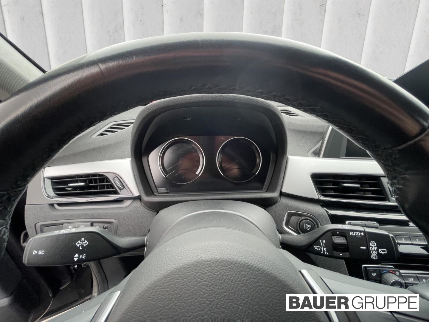 BMW X1 xDrive25e Memory Sportsitze Komfortzugang - Samsaru's Car Outlet