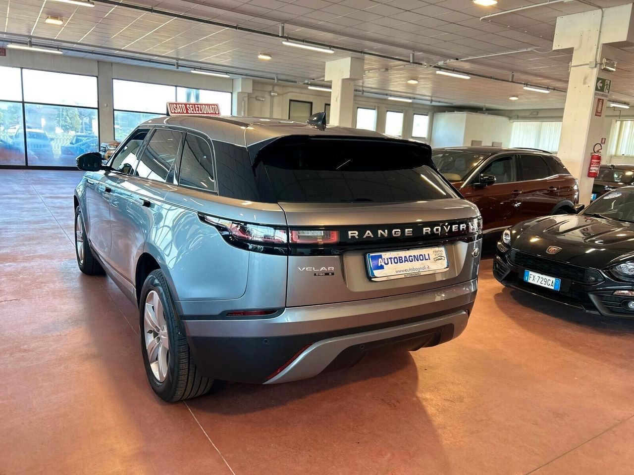 Range Rover Velar S 2.0D - Samsaru's Car Outlet