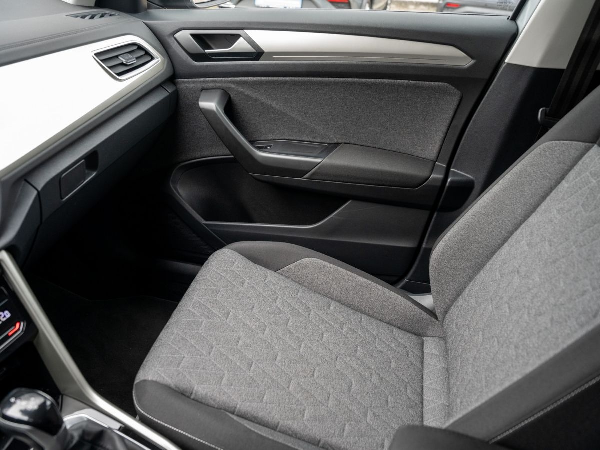 Volkswagen T-ROC MOVE T-Roc MOVE 1.5 l TSI - Samsaru's Car Outlet
