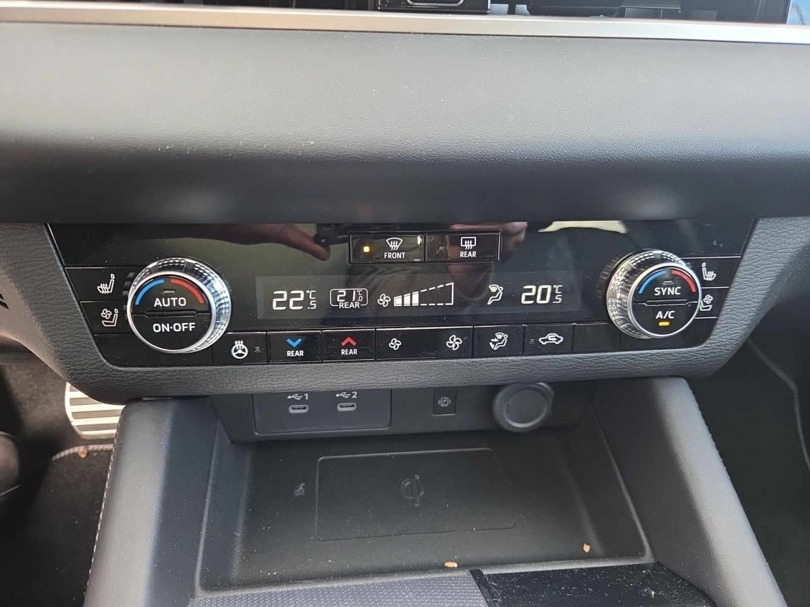 Mitsubishi Outlander 2.4 PHEV  " TOP " AHK "