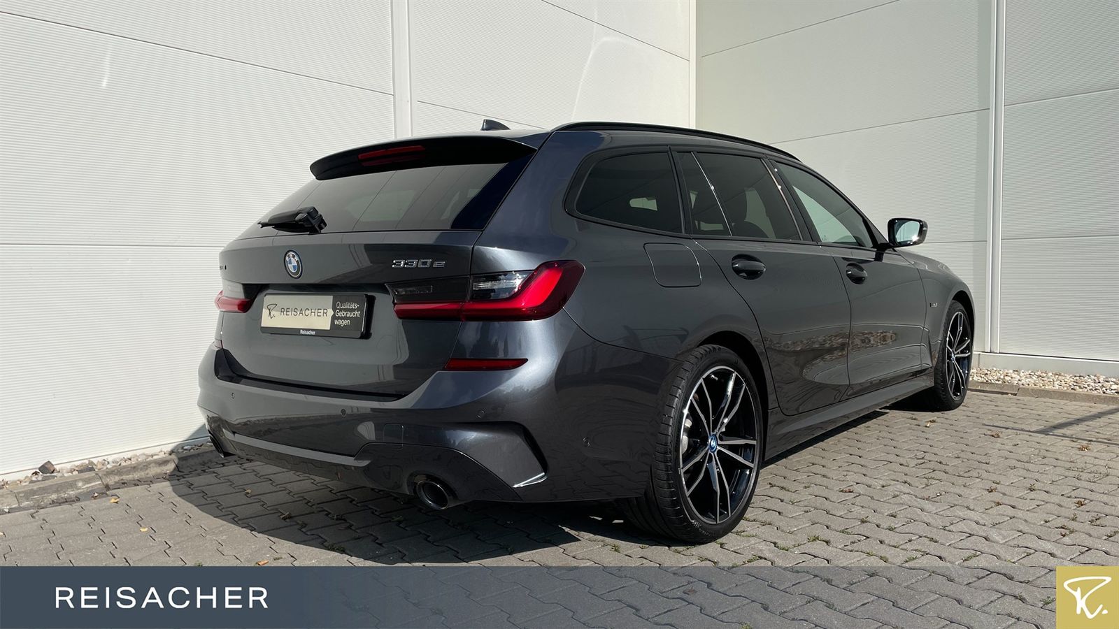 BMW 330e A xDrive M Sport - Samsaru's Car Outlet