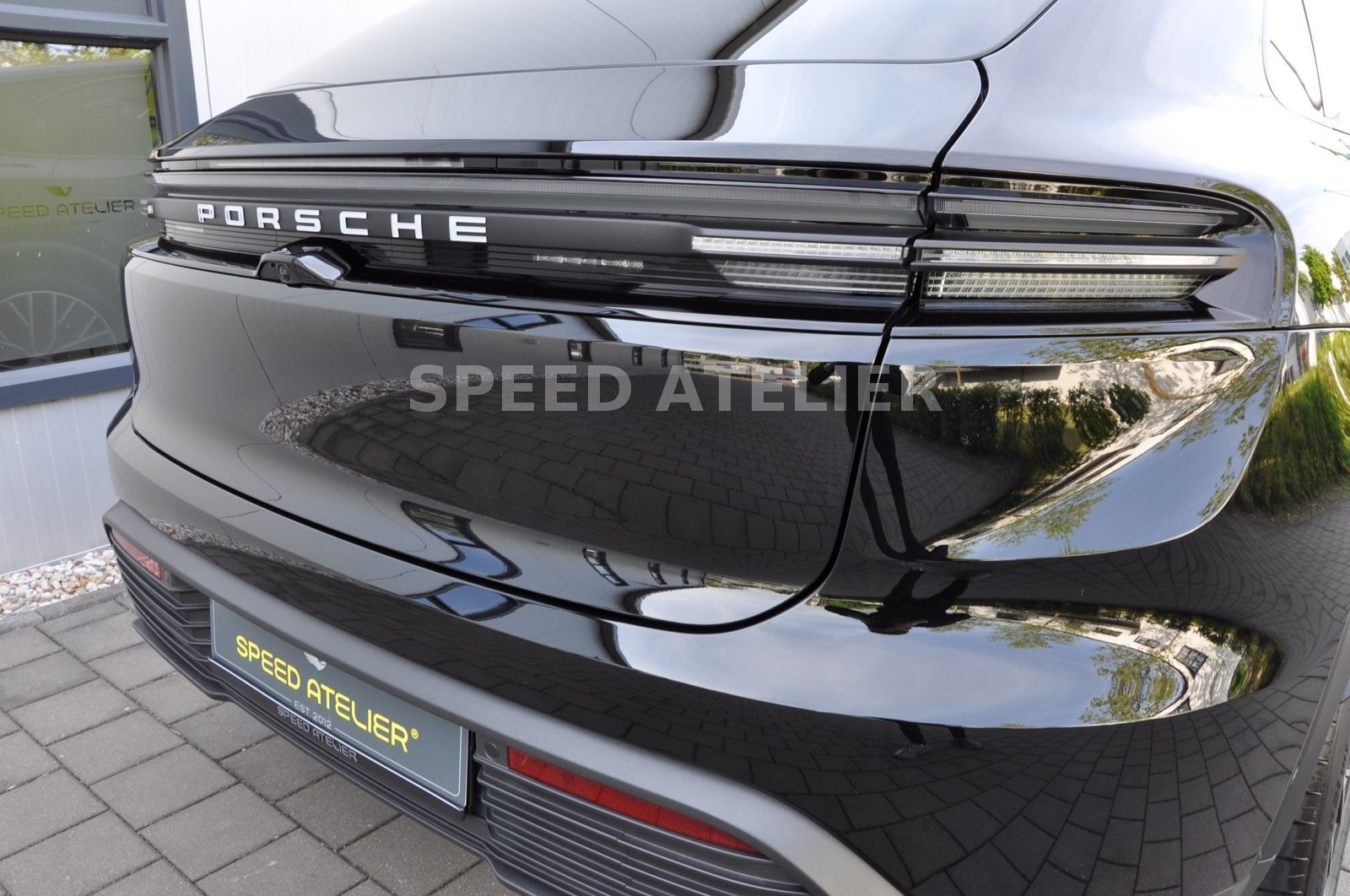 Porsche Macan 4 - Samsaru's Car Outlet