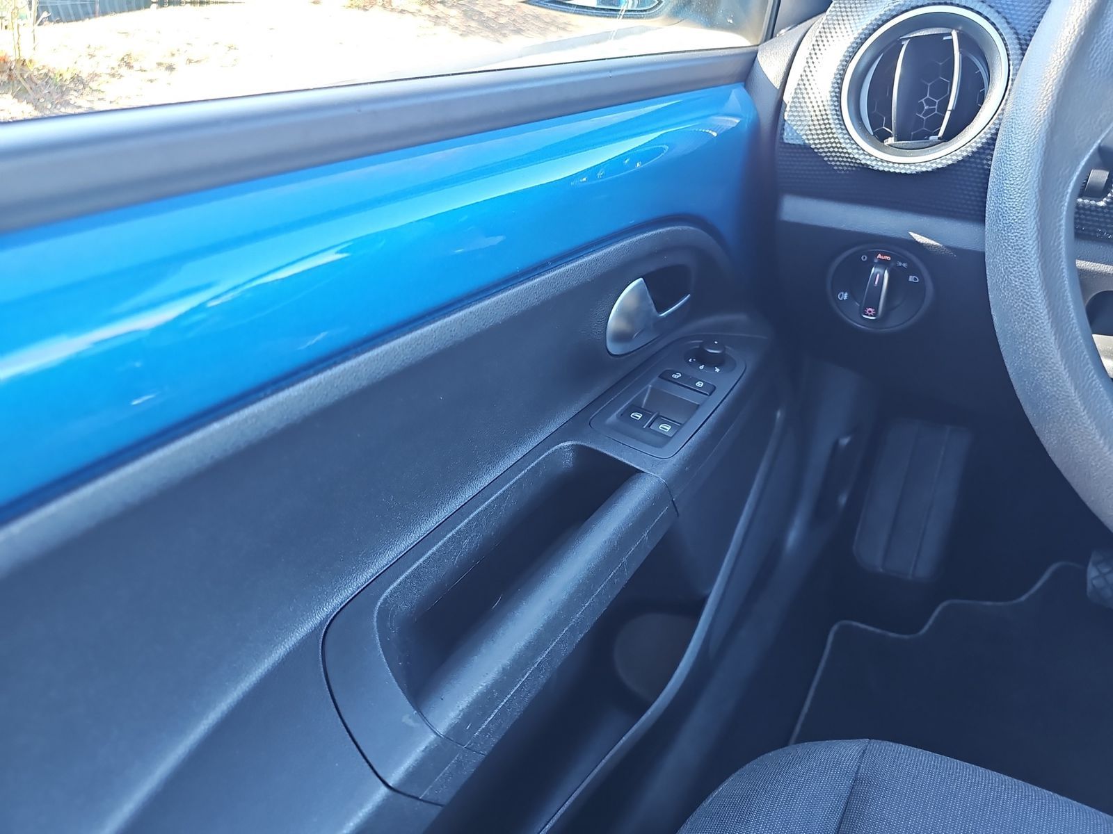Volkswagen up! e-Up! - Samsaru's Car Outlet