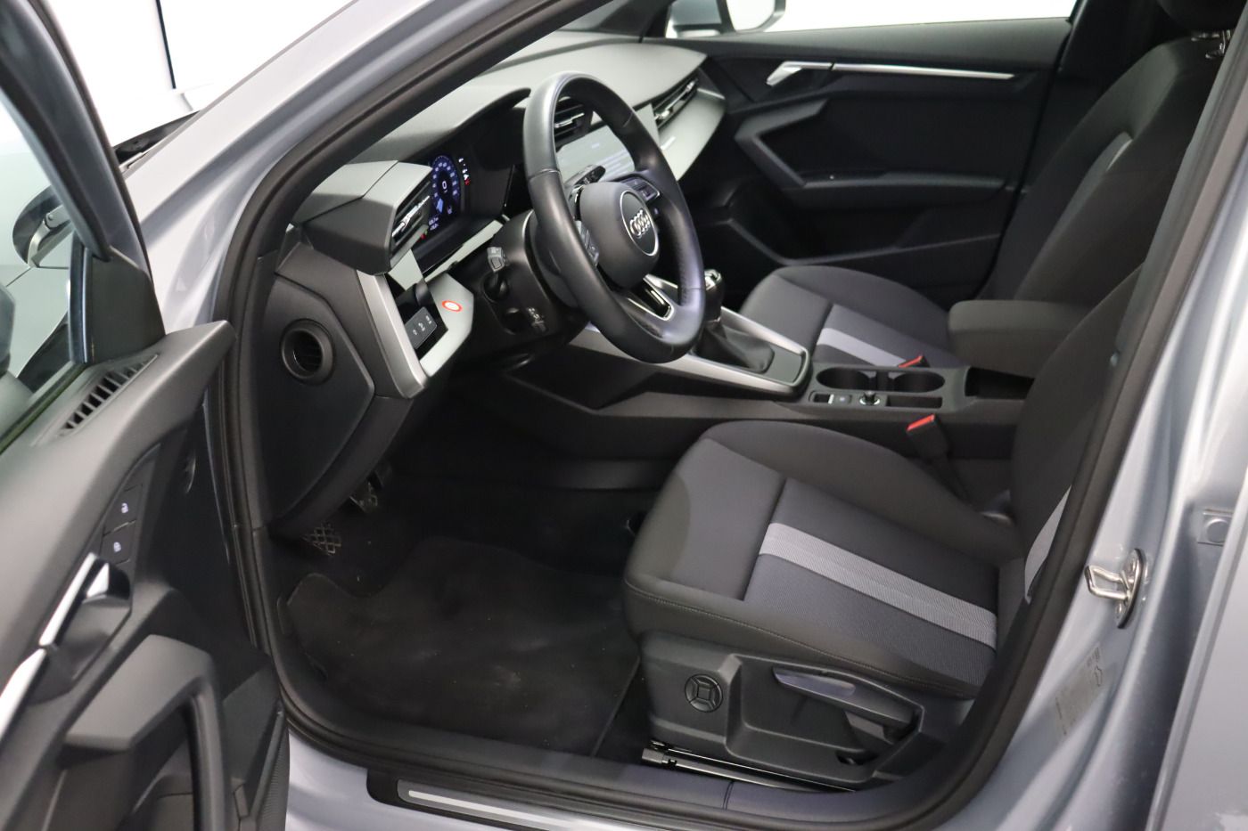 Audi A3 Sportback 30 TFSI advanced - Samsaru's Car Outlet