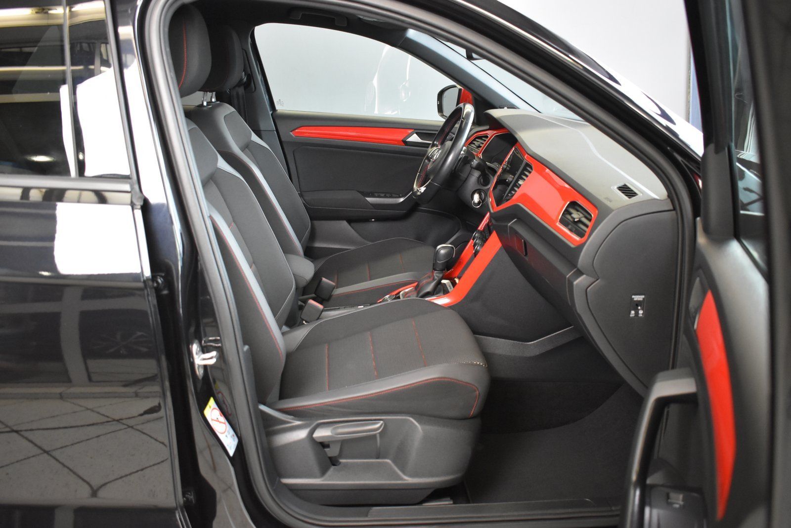 Volkswagen T-Roc 2.0 TSI Sport 4Motion - Samsaru's Car Outlet