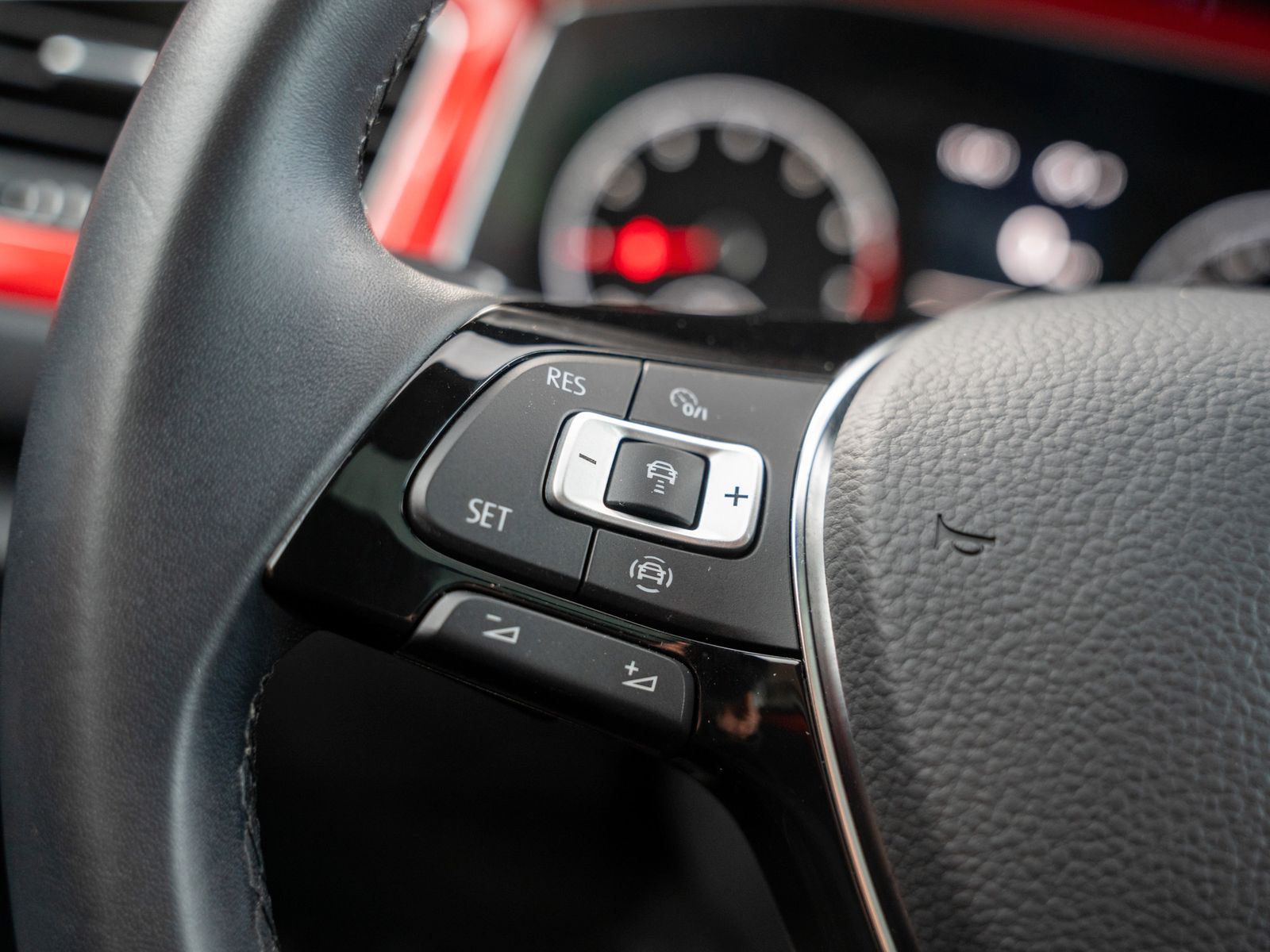 Volkswagen T-ROC Sport 1.5 TSI - Samsaru's Car Outlet