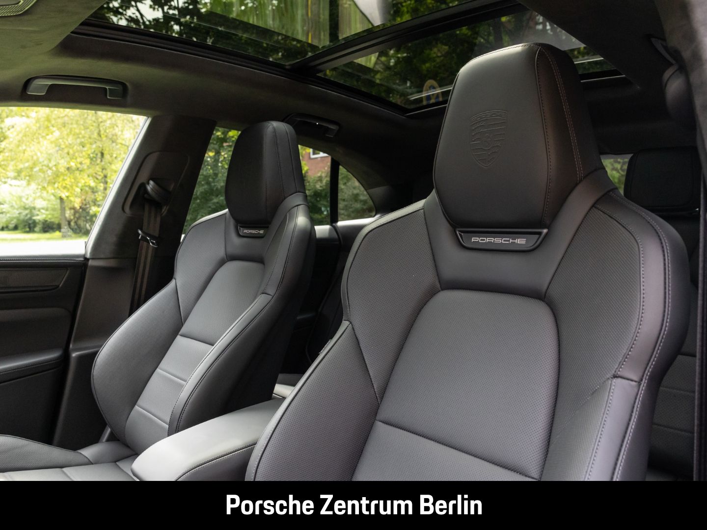 Porsche Macan Turbo Burmester Rückfahrkamera Panorama