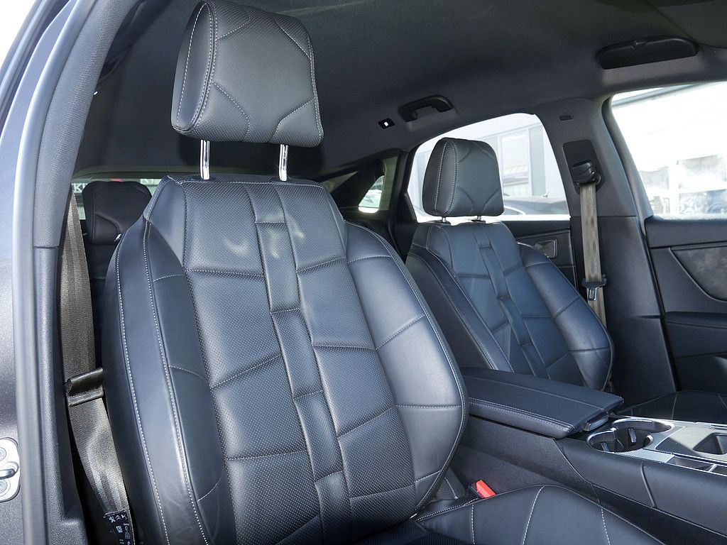 DS Automobiles DS 7 Crossback E-Tense Louvre 4x4 AKTIVSITZE LED