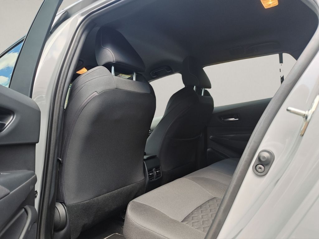 Toyota Corolla 1.8 Hybrid - Samsaru's Car Outlet
