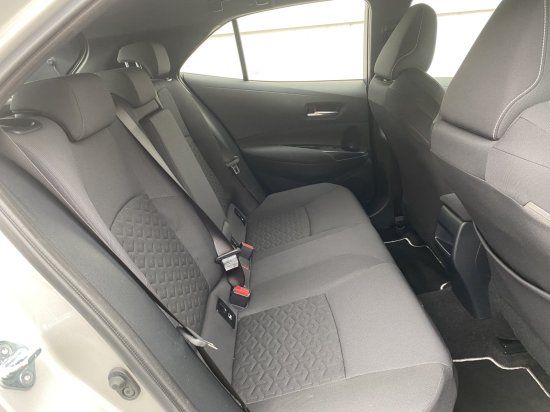 Toyota Corolla 1.8 Hybrid e-CVT Dynamic Plus - Samsaru's Car Outlet
