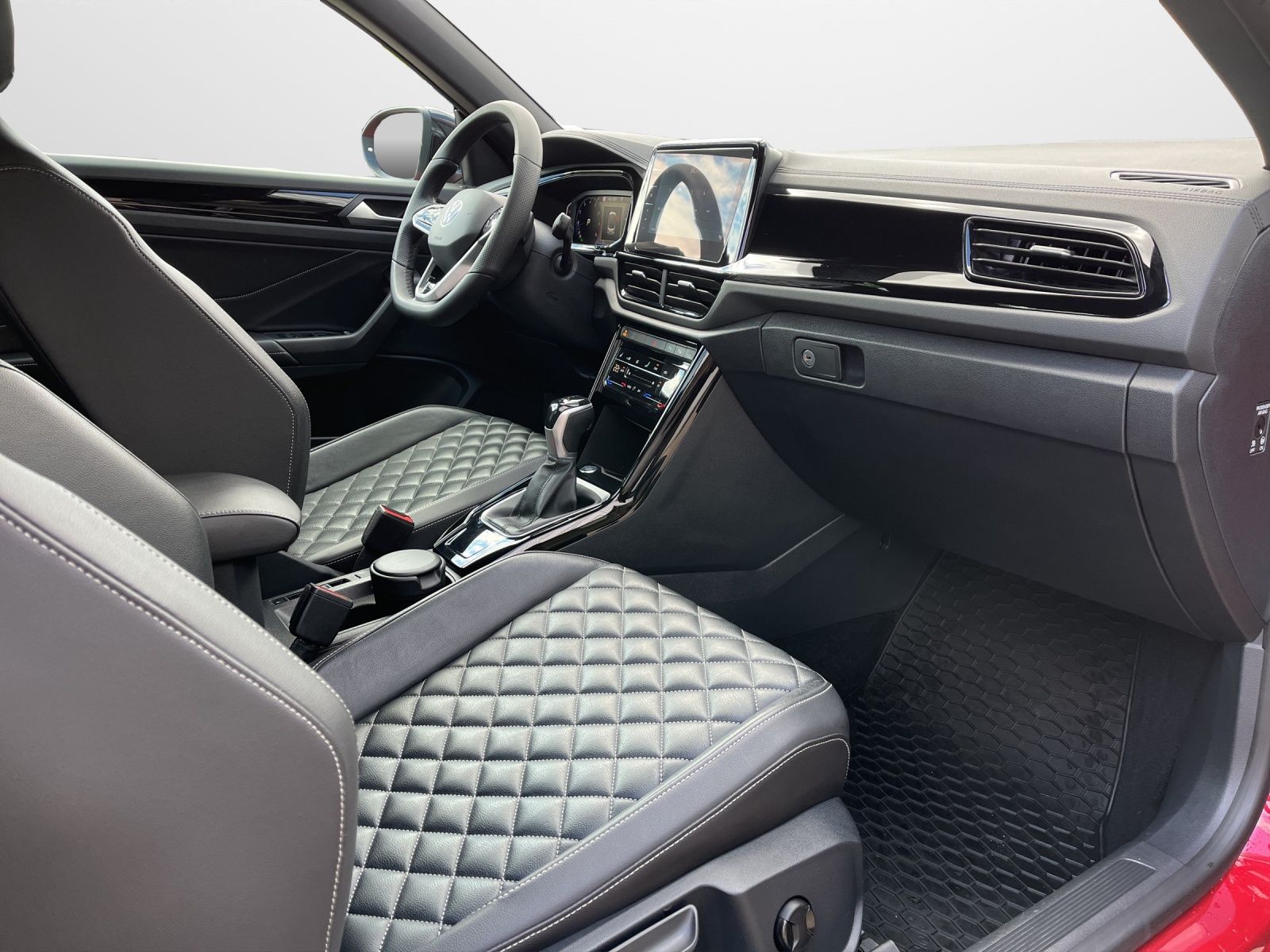 Volkswagen T-Roc 1.5 TSI DSG R-Line Black - Samsaru's Car Outlet