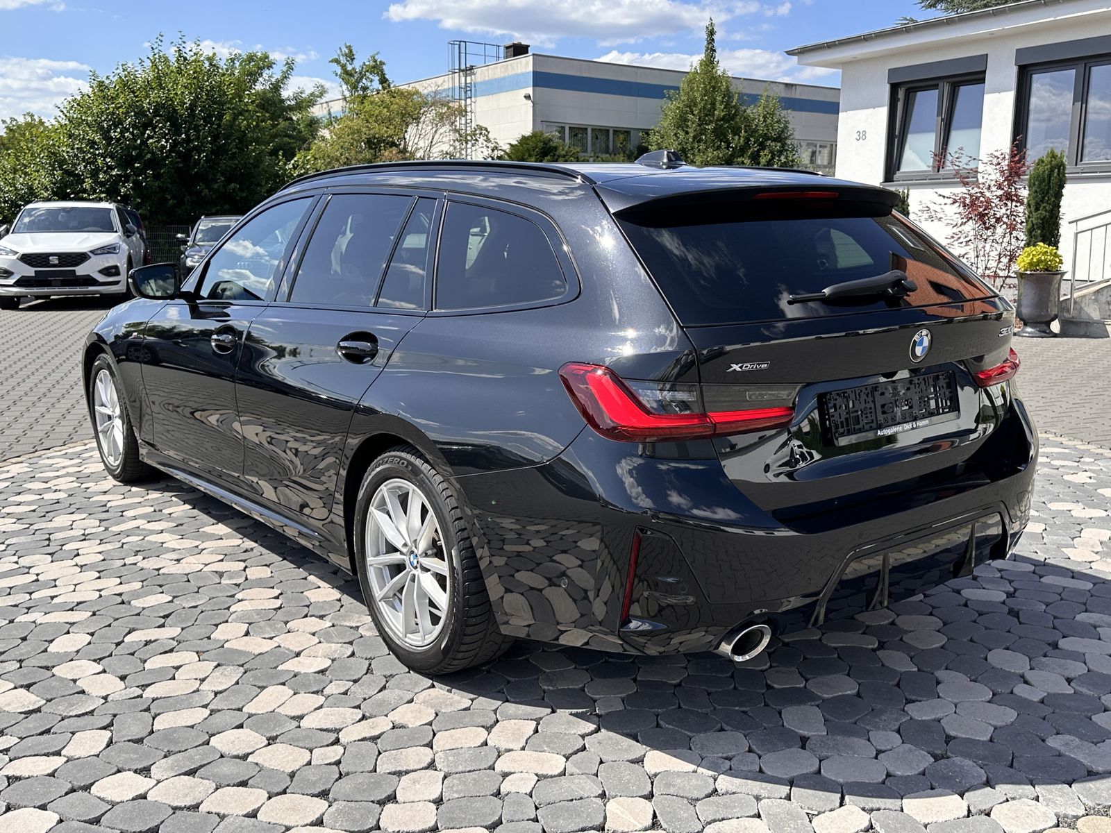 BMW 320 d xDrive M Sport - Samsaru's Car Outlet