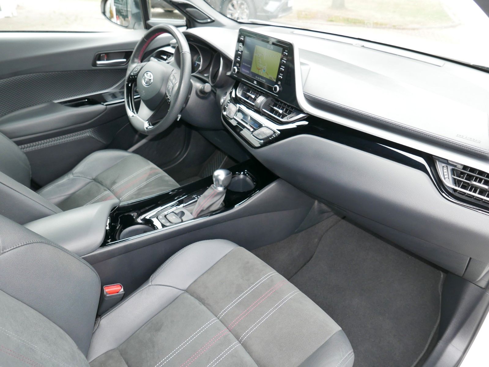 Toyota C-HR Hybrid GR SPORT - Samsaru's Car Outlet