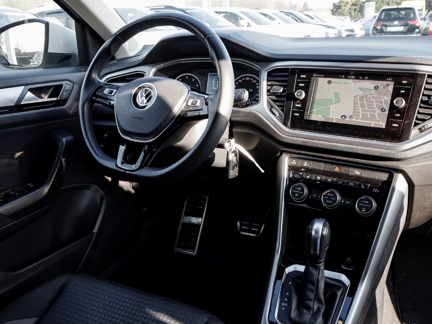 Volkswagen T-Roc ACTIVE 1.5 TSI DSG - Samsaru's Car Outlet