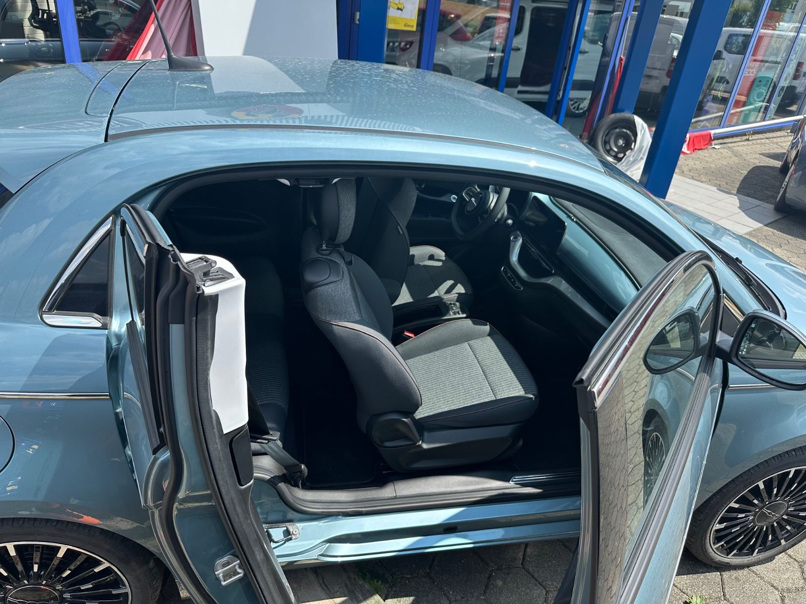 Fiat 500e 3+1 Icon Komfort - Samsaru's Car Outlet