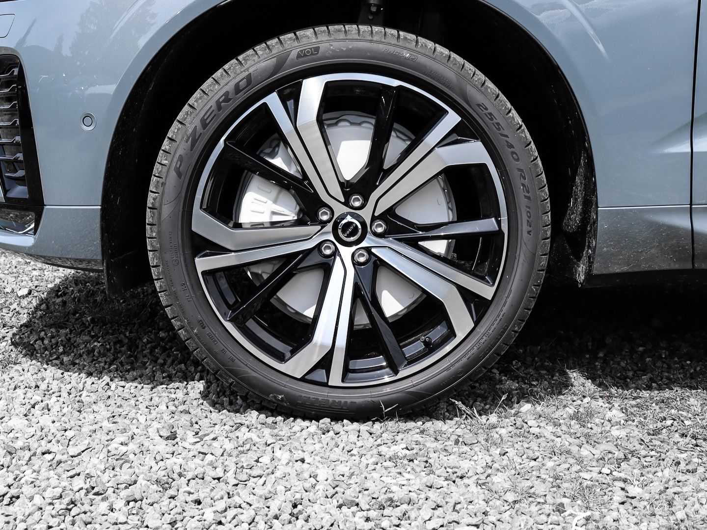 Volvo XC60 B4 Benzin Plus Dark - Samsaru's Car Outlet