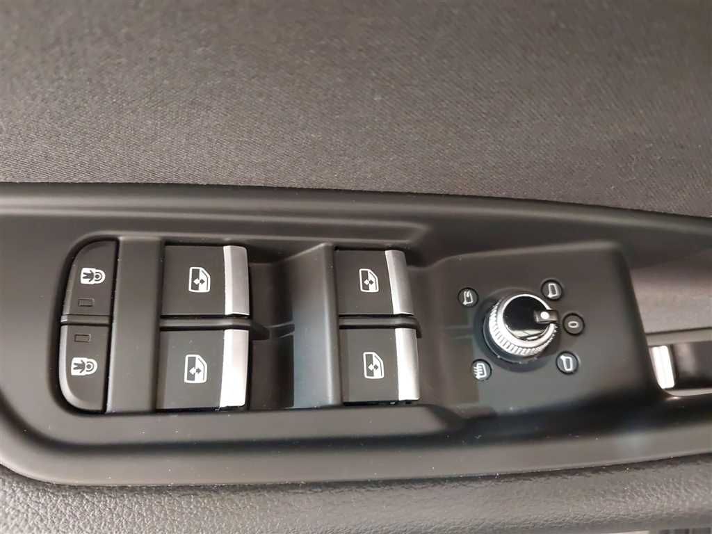 Audi A4 Avant 35 2.0 TDI S-tronic - Samsaru's Car Outlet
