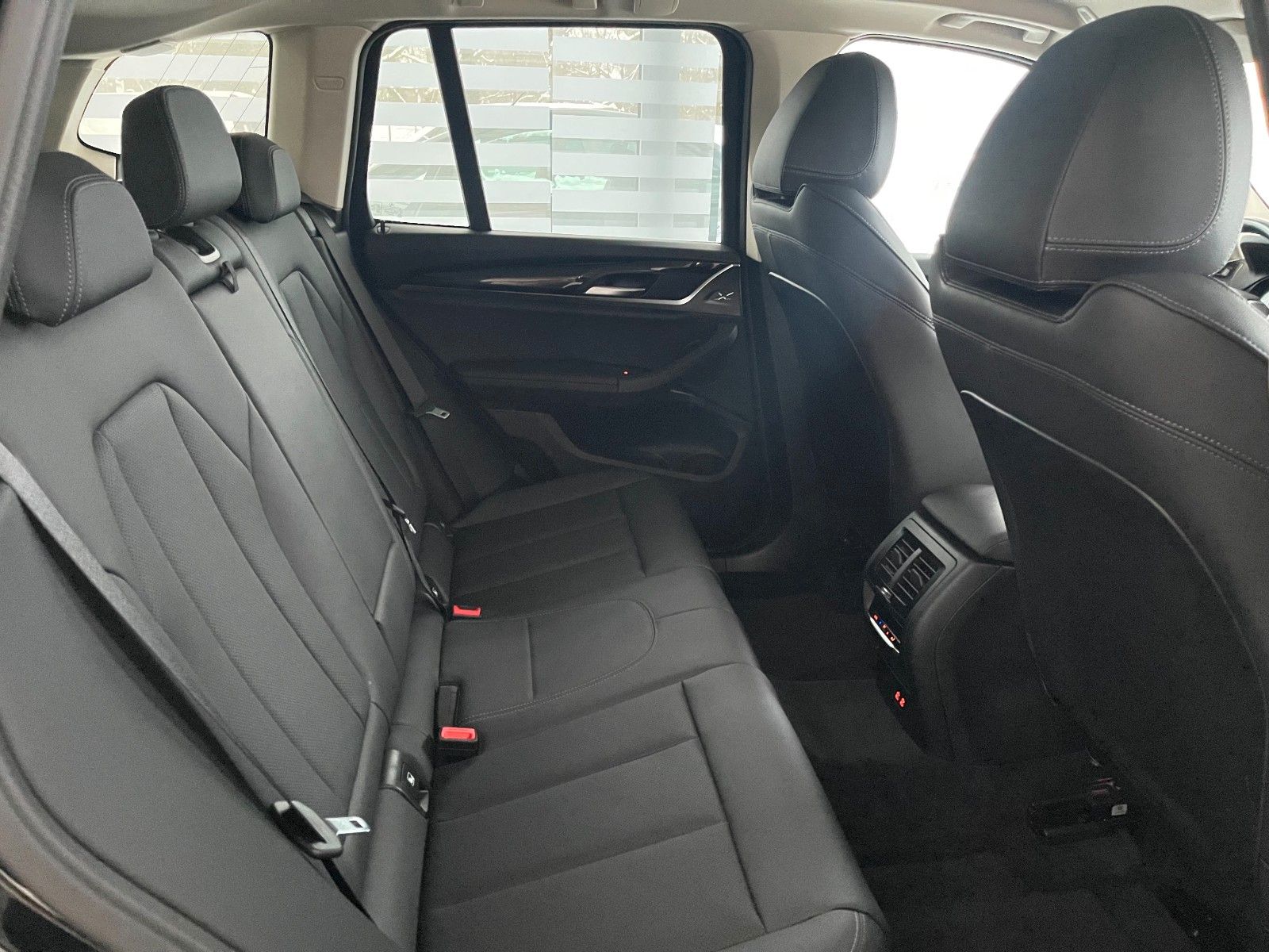 BMW X3 xD30e FACELIFT KAMERA AHK Sportsitze LEDER