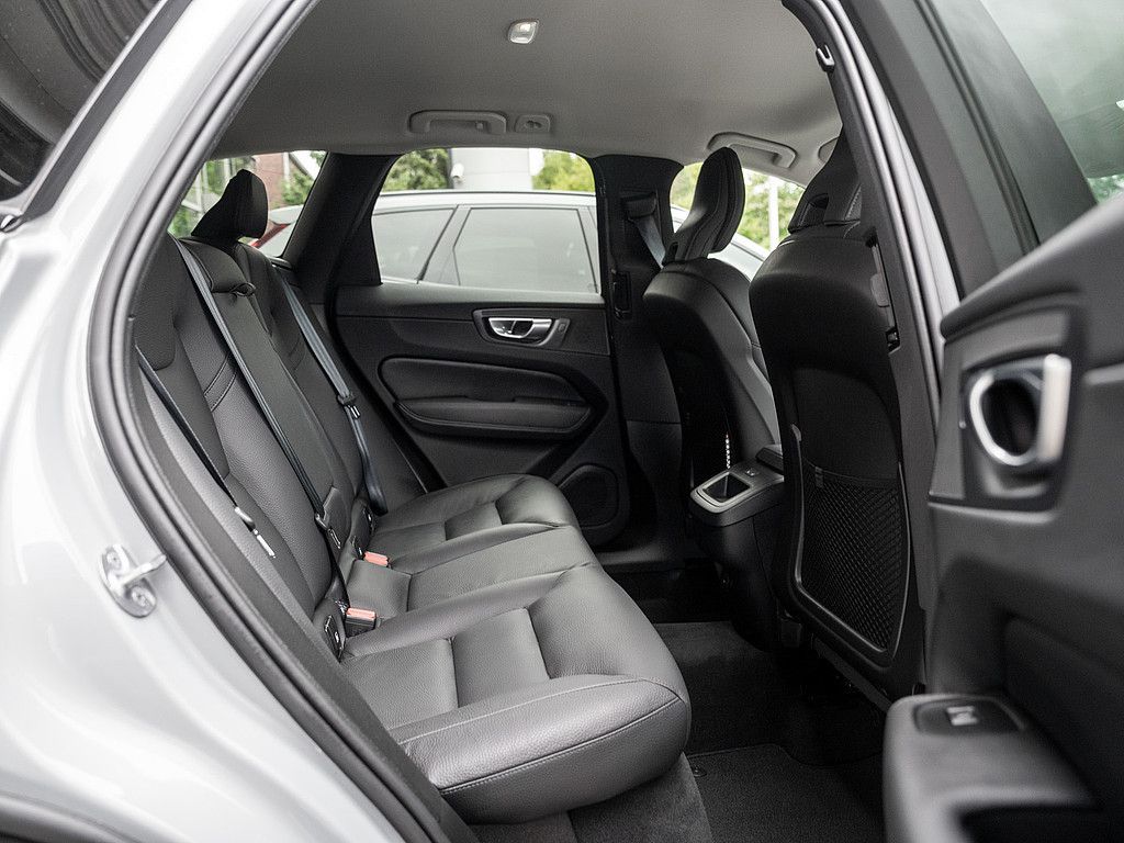 Volvo XC60 B4 Plus Dark LEDER H/K
