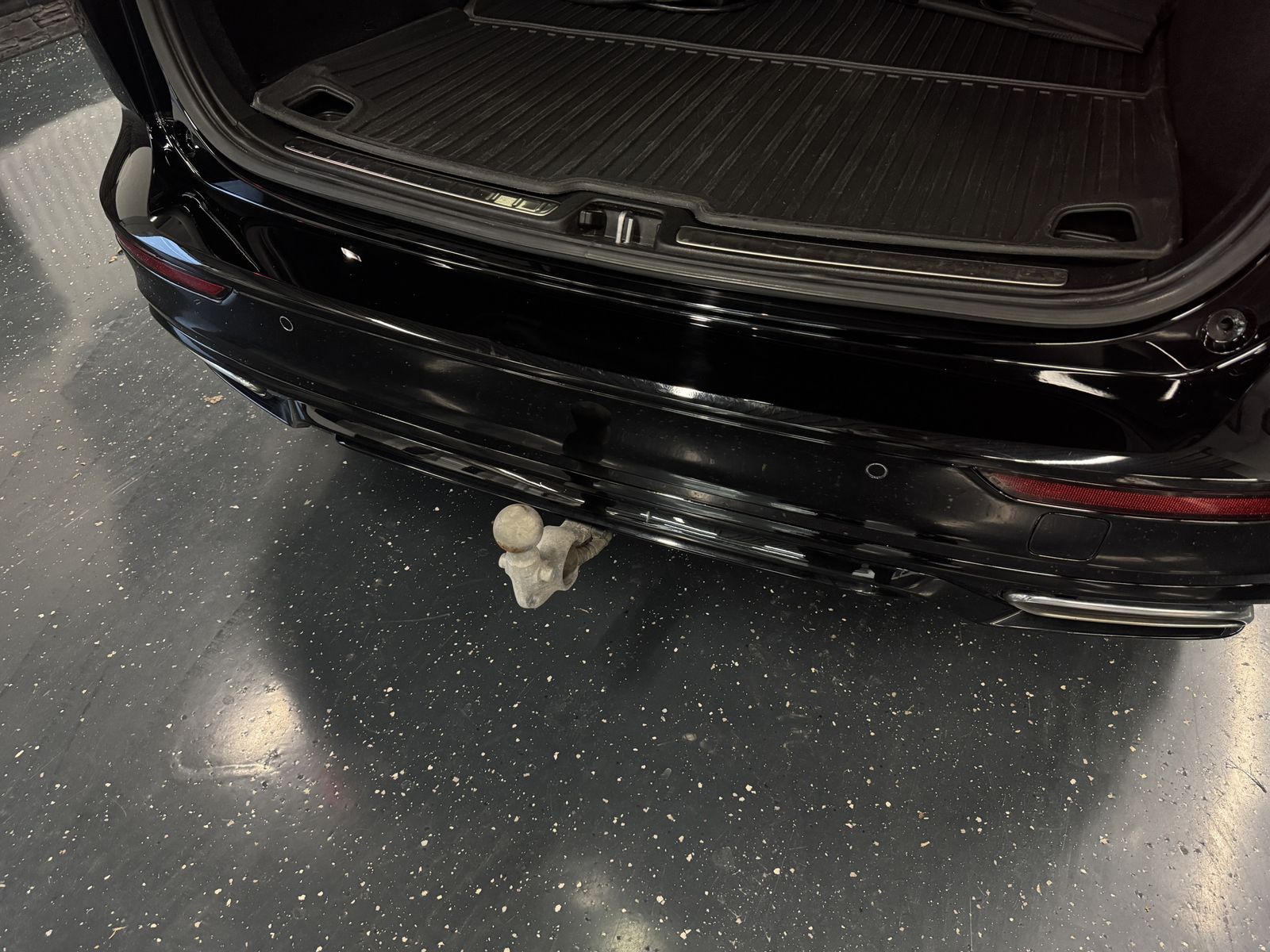 Volvo V60 R Design Recharge Plug-In Hybrid AWD