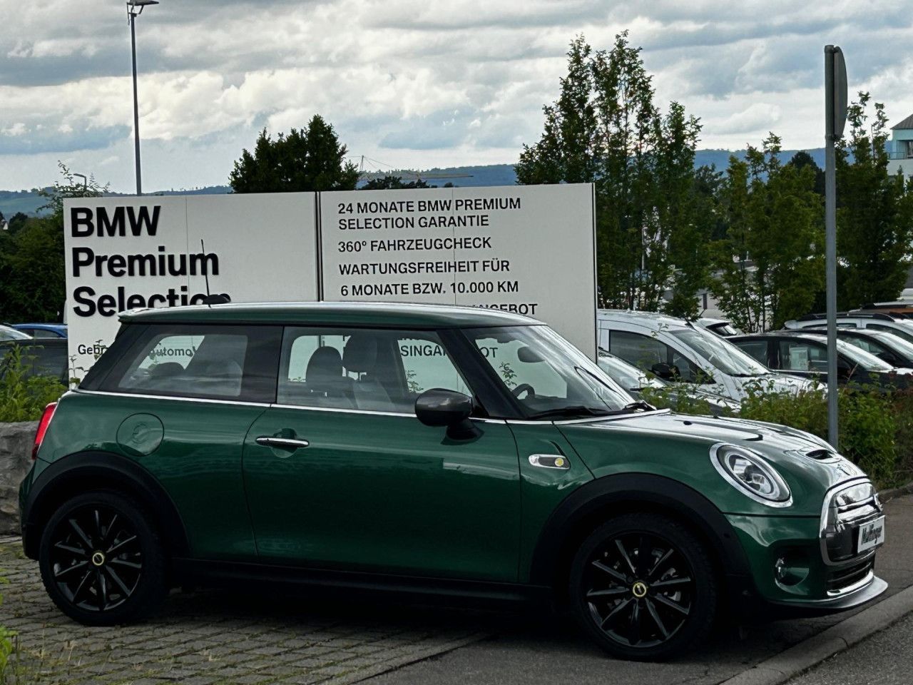 MINI Cooper SE - Samsaru's Car Outlet