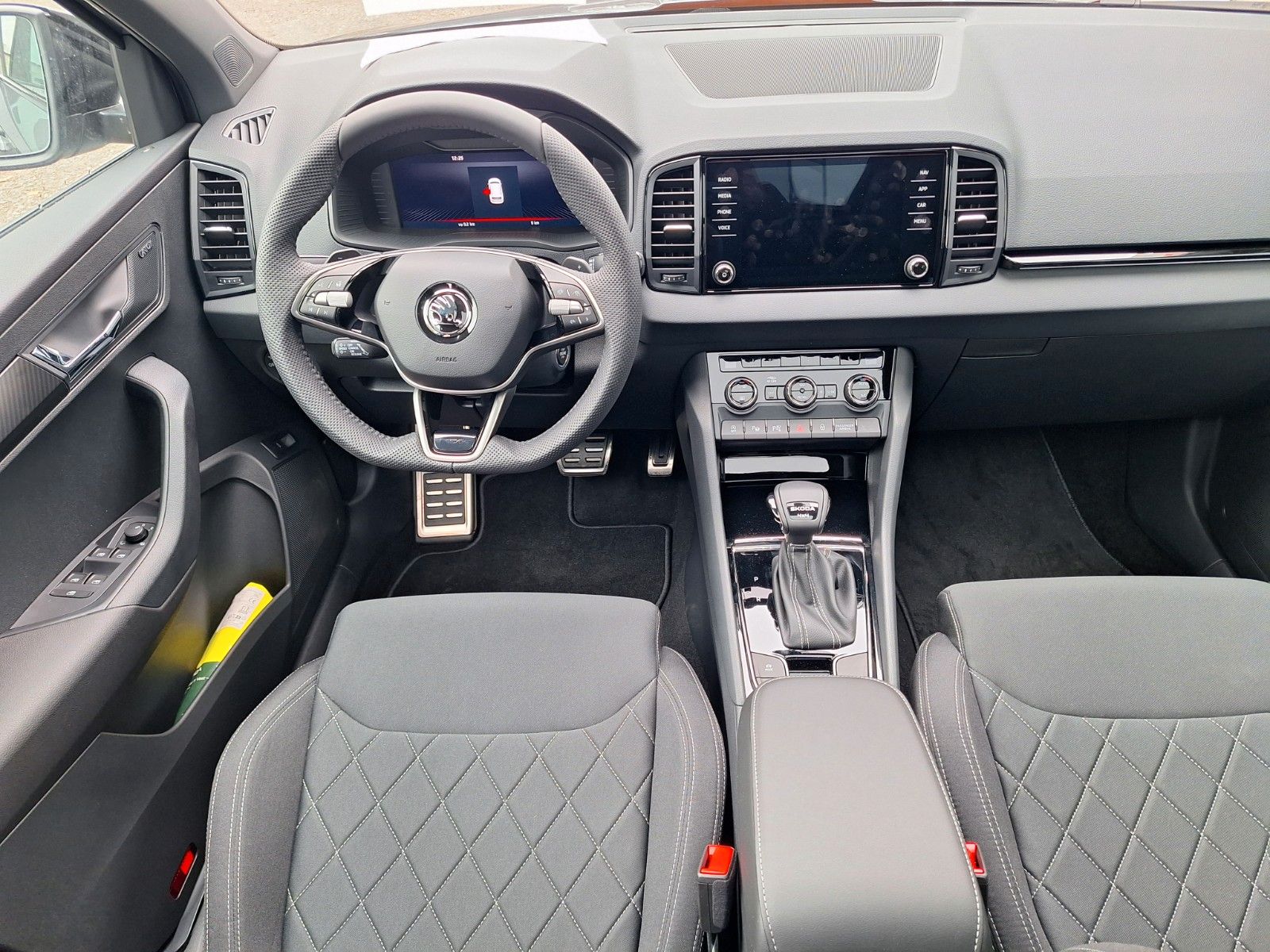 Skoda Karoq 2.0 TDI DSG Sportl 4x4/ACC/LED/Standh/AHK