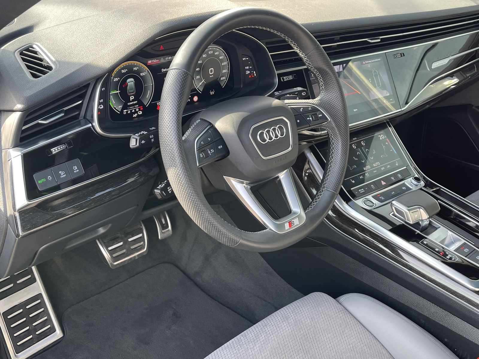 Audi Q8 55 TFSI e quattro tiptronic S line NP113.585€