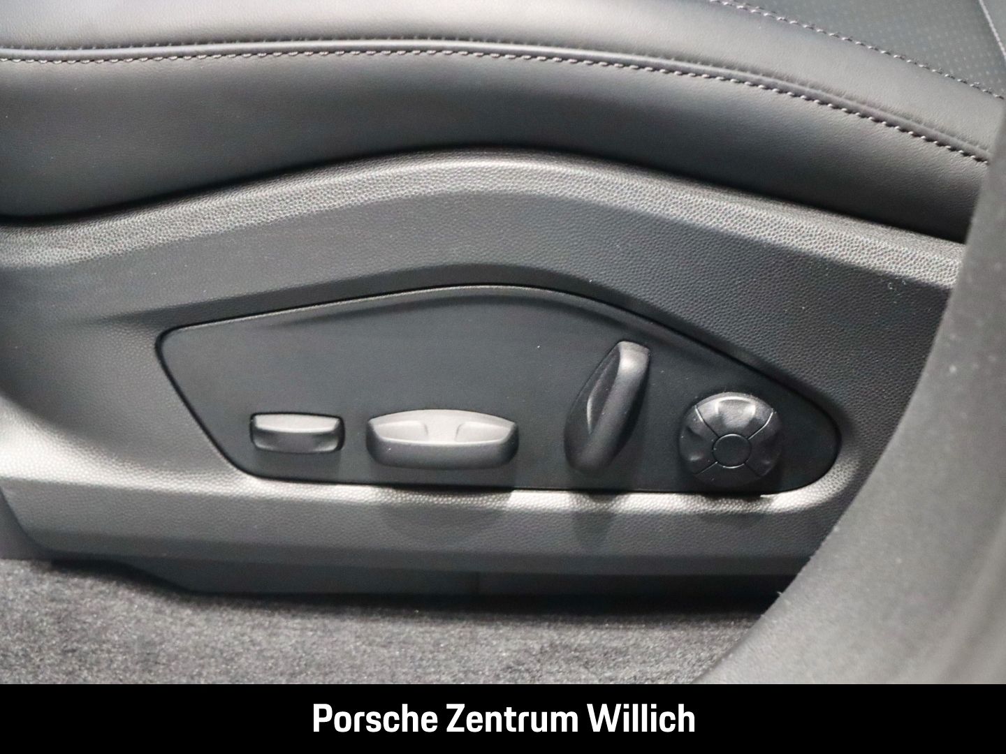 Porsche Macan 4S Surround-View InnoDrive LED-Matrix